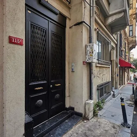 Stunning 2br 1 Min Metro&galata Isztambul