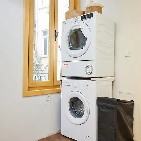 Stunning 2br 1 Min Metro&galata * 이스탄불